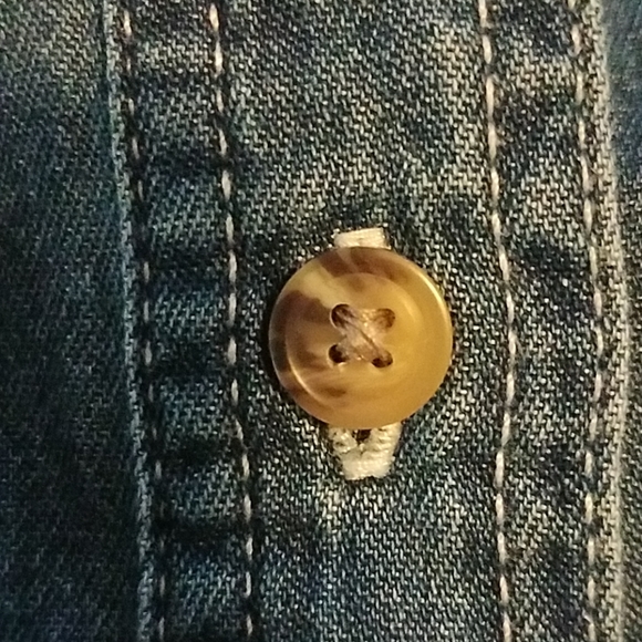 Denim sleeveless top. Looney tunes tweety bird. - Picture 5 of 5